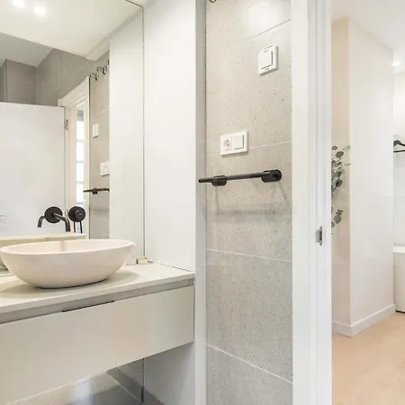 Sophisticated With Balcony & Views By Rems * Malaga