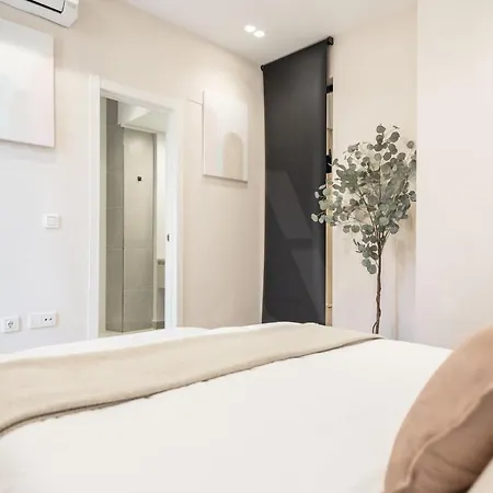 Apartment Sophisticated With Balcony & Views By Rems Malaga
