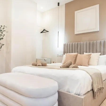 Sophisticated With Balcony & Views By Rems Malaga