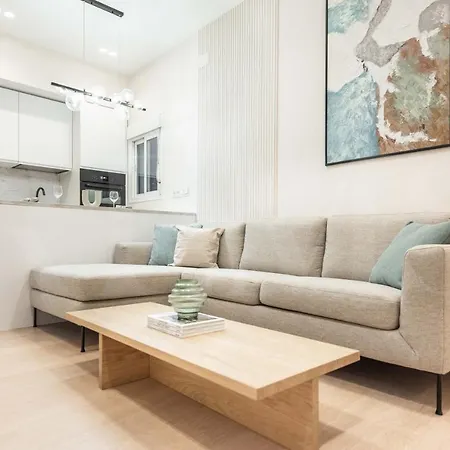 Apartment Sophisticated With Balcony & Views By Rems *