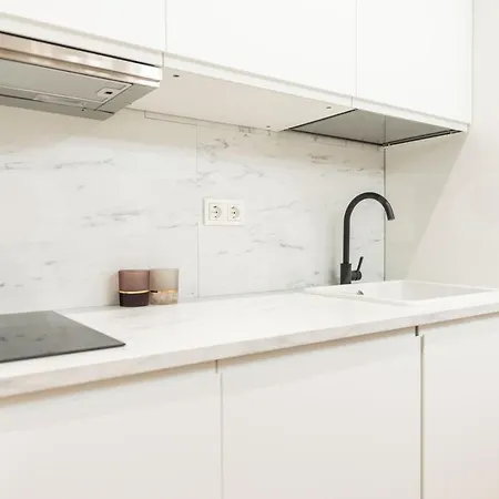 Sophisticated With Balcony & Views By Rems Apartment Malaga