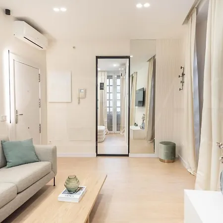 Sophisticated With Balcony & Views By Rems Apartment Malaga