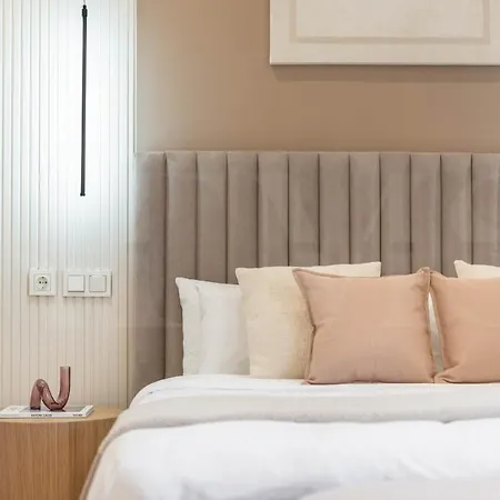 Sophisticated With Balcony & Views By Rems Appartement